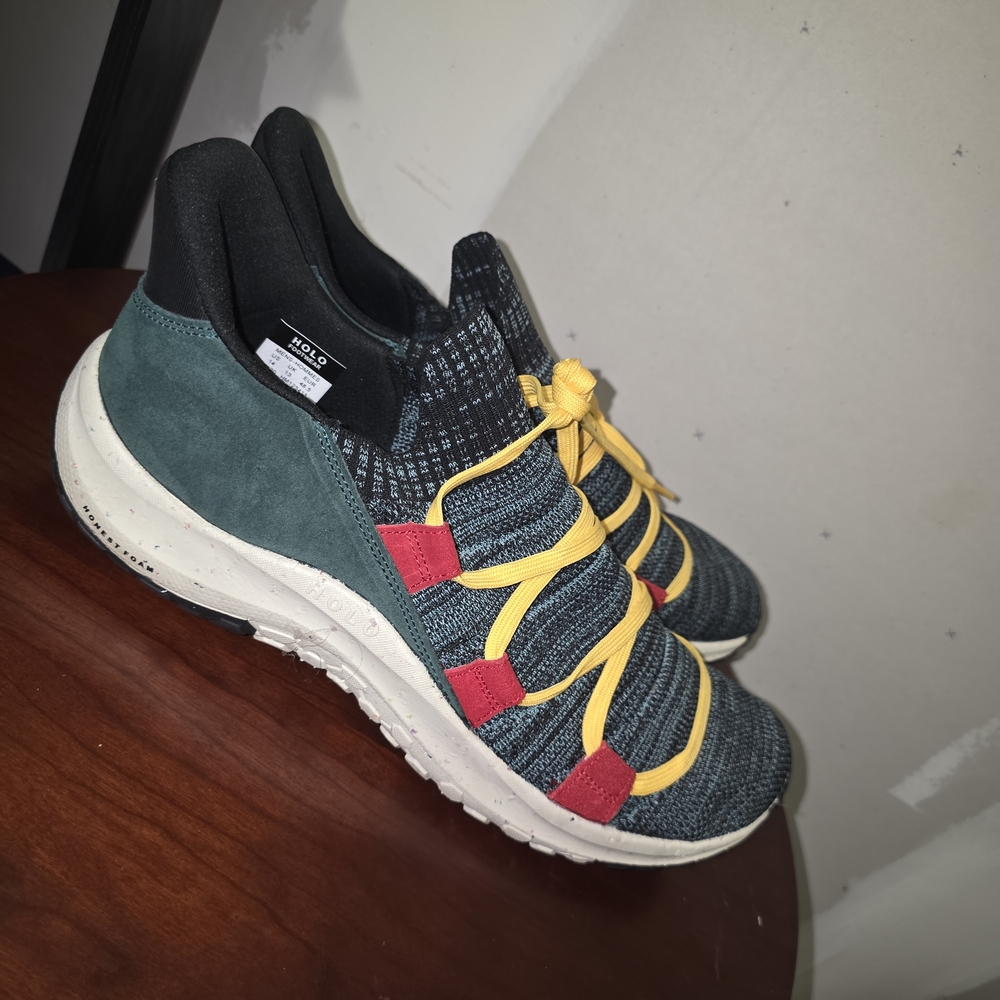 HOLO: Knit Sneakers with Yellow and Red Accents